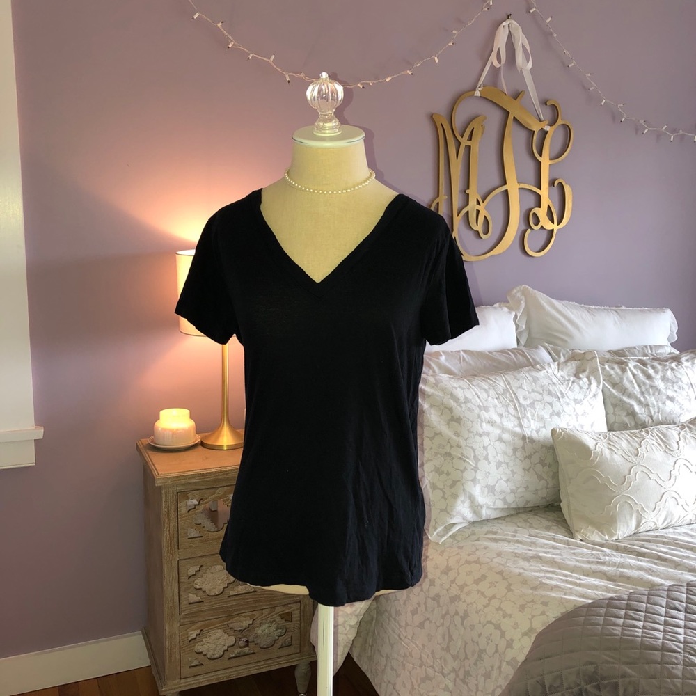 Forever 21 Black V-Neck T-Shirt
